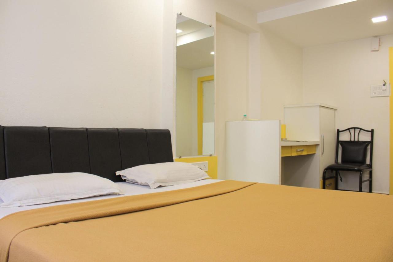 Hotel Maa Sharda インドール エクステリア 写真