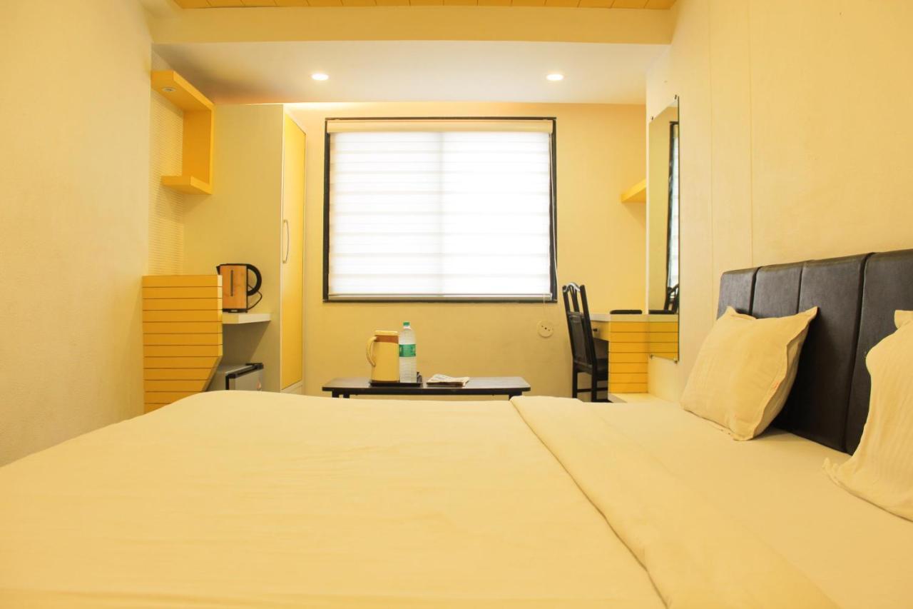 Hotel Maa Sharda インドール エクステリア 写真