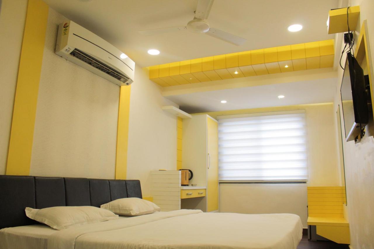 Hotel Maa Sharda インドール エクステリア 写真