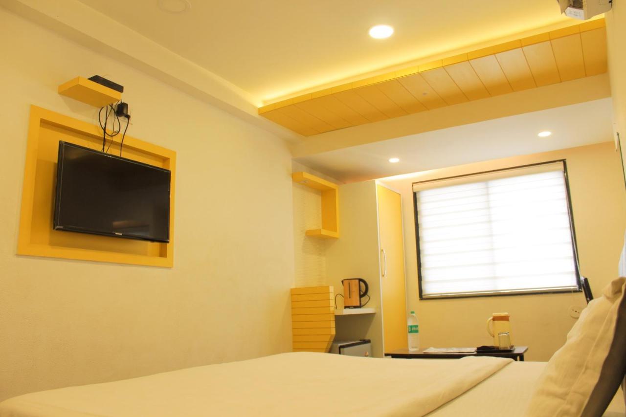 Hotel Maa Sharda インドール エクステリア 写真
